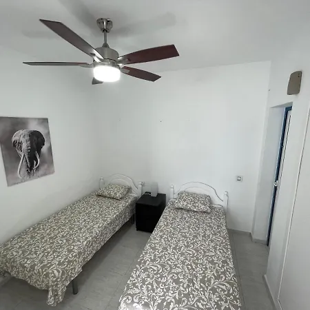 Apartament Oasis Montana Roja *